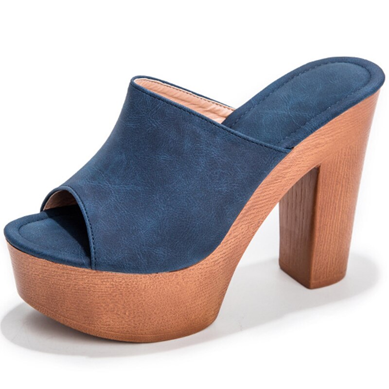 Marken-Sommerhausschuhe Damen High Heels Schuhe Weibliche Mode Plateau Schuhe Outdoor Damen Hausschuhe Pumps Nieten Pantoletten Schuhe