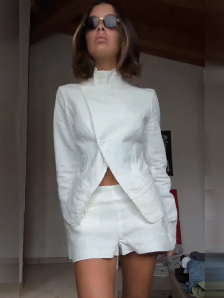 Leinen-Set Weiß | Asymmetrischer Blazer + High-Waist-Shorts